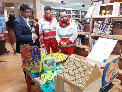 بازدید مسئولین هلال احمر از بخشهای مختلف کتابخانه